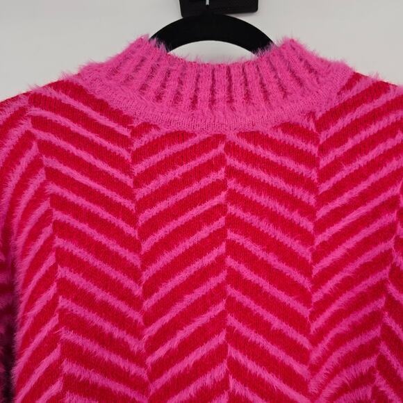 Sugar + Lips Women's Chevron Fuzzy Cropped Mock Neck Sweater Pink Size Small - Picture 4 of 11